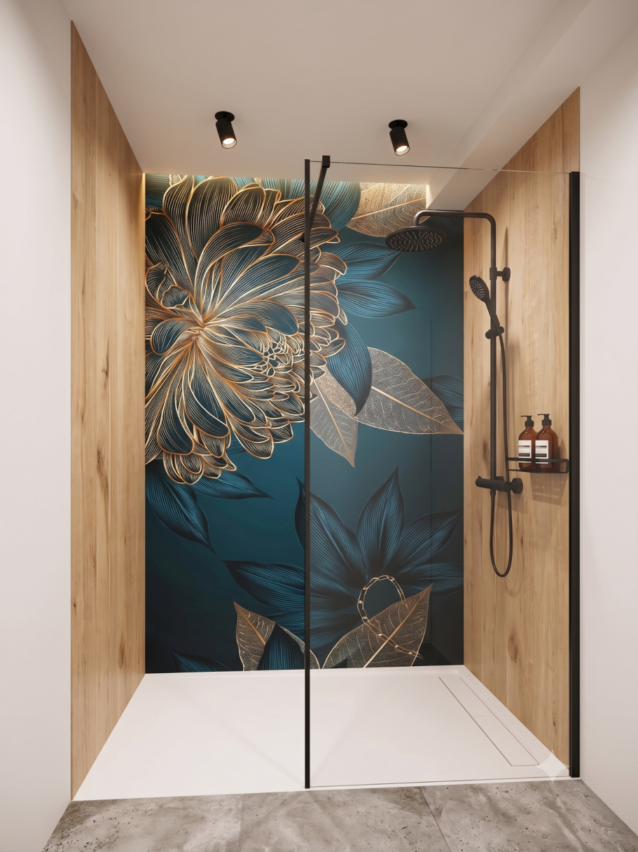 Esthétique et contraste Douche moderne avec mur floral, éléments en bois et accessoires élégants.